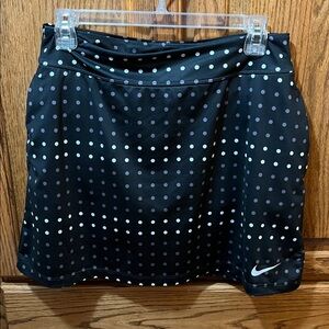 Nike Women's Black and White Golf Skirt

Like new and has pockets!